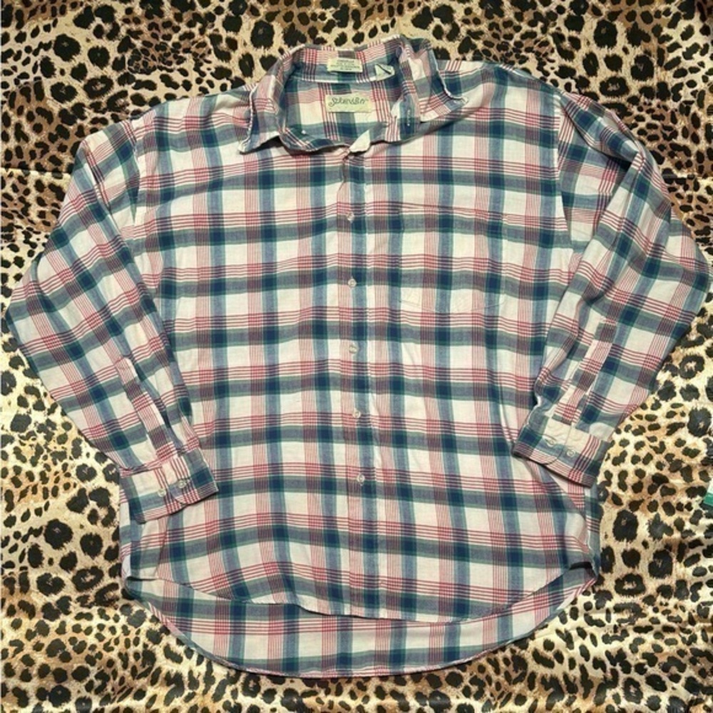 St. John’s Bay Cream Red Green and Navy Plaid Button Up Shirt